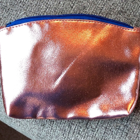 Ipsy bag - Picture 2 of 3